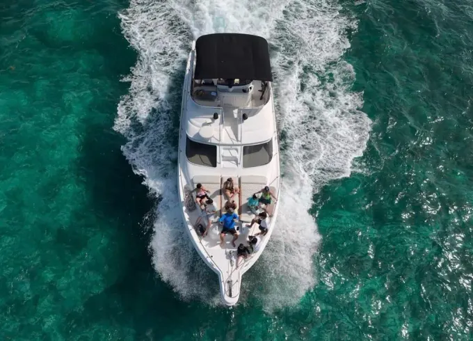 Sea Ray 455 Sedan Bridge Yacht, Free pick up transportation Hotel Marina one way