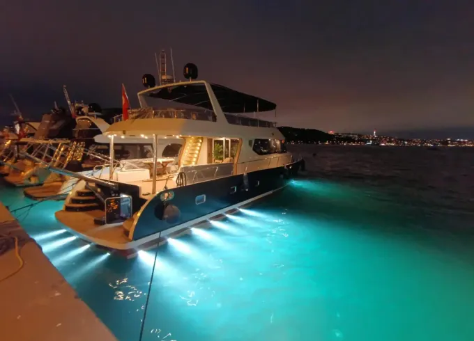 Luxury Motor Yacht for 35 Guests in Istanbul's Bosphorus