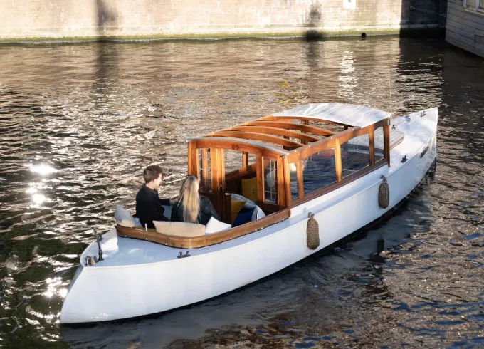 Amsterdam Canal Cruise: Float Like a Local on Diana
