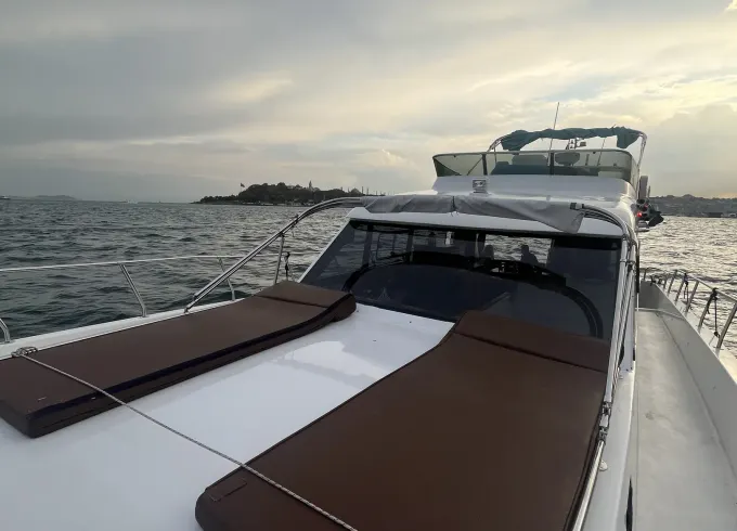 Private Luxury Yacht Experience – Bosphorus & Islands