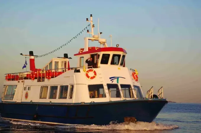 Steel Passenger Cruise Boat in Edinburgh