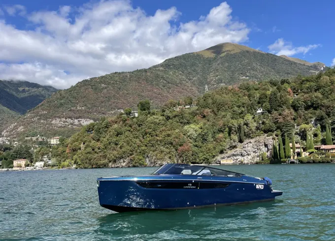 Boat Tour with Cranchi E26 Classic on Lake Como!