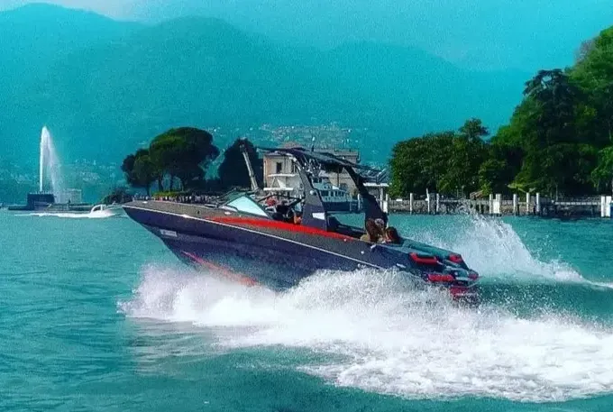 Boat Tour Lake Como onboard Malibu M235 Yacht