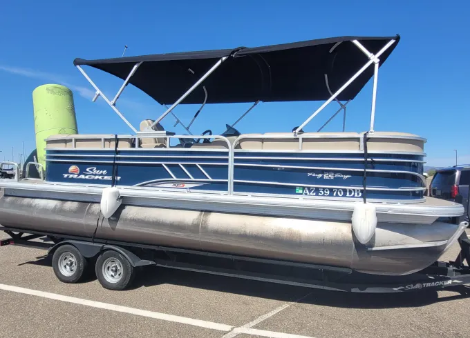 200hp Party Barge 22 RF XP3 Tritoon!