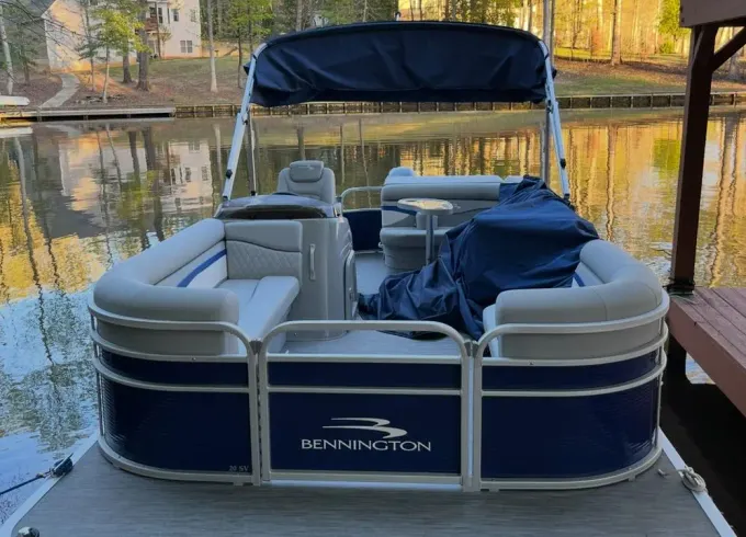 BENNINGTON 2023 PONTOON (FUN TIME ON THE WATER) EFOILING AVAILABLE