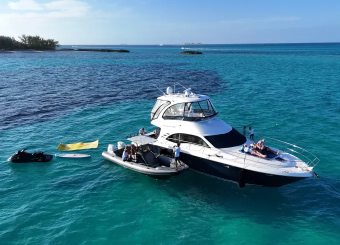Luxury 55' Yacht charter in Nassau Bahamas