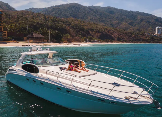 RUBY | Sea Ray Sundancer 55ft Beatiful Yacht for an Amazing day