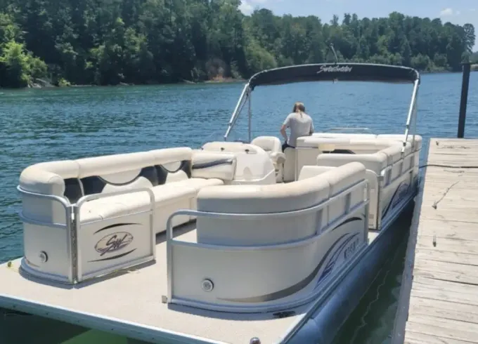 Sweetwater Pontoon Boat Rental for 8-12 People on Lake Norman and Wylie