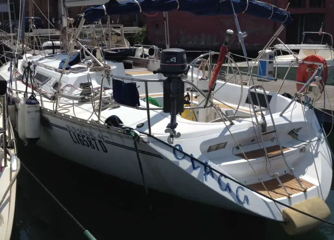 44' Jeanneau Cruising Monohull for Charter for 10 Person in Livorno, Italy