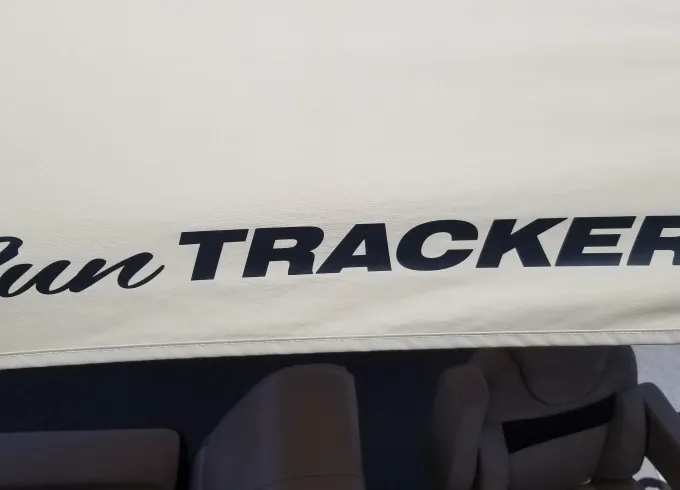 Charter this SunTracker 22DLX Pontoon for Up to 10 People in Hollywood, Florida