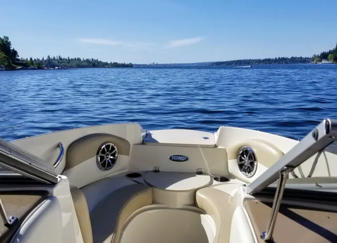 20' Stingray Deck Boat in Mercer Island, Lake Washington