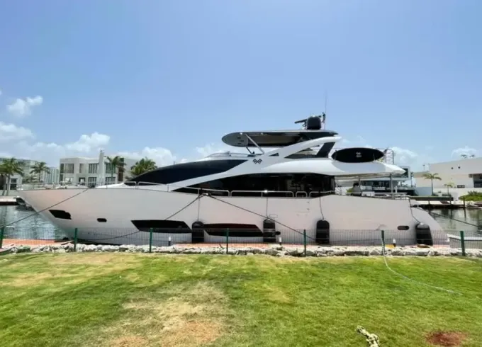 Sunseeker 95’ Mega yacht 2019 brand new in Cancun