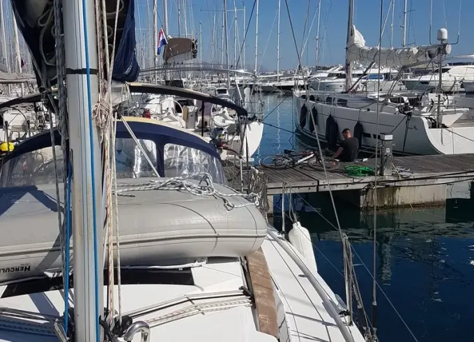 Charter the 2013 "Blue Horizon" Hanse 345 Sailing Yacht in Kaštel Gomilica, Croatia
