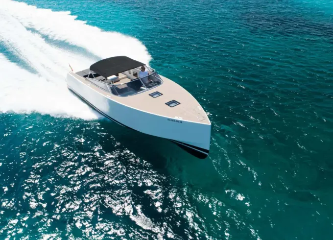 Sleek 40ft VanDutch Voyage Motor Yacht in Eivissa