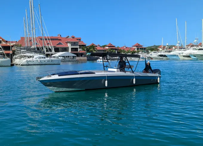 Adventure Awaits on Wellcraft Scarab Boat in Eden island