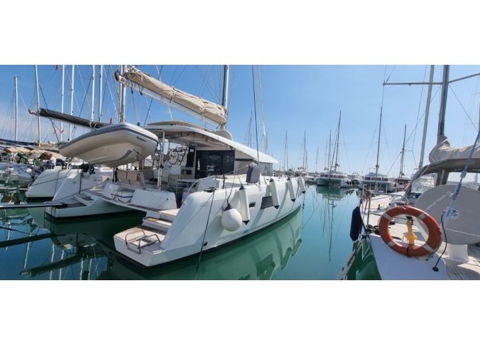 Lagoon 42