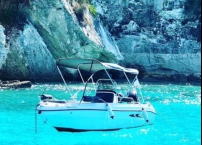 Karel Boat F30ELPT