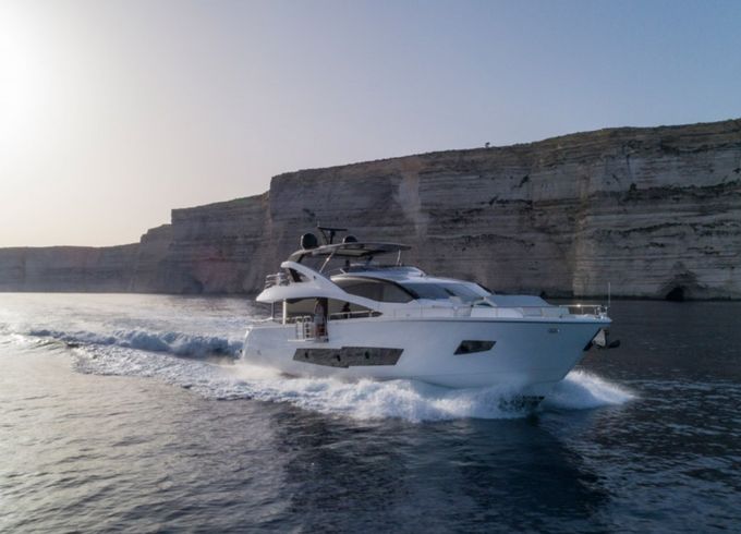 Sunseeker Yacht 86