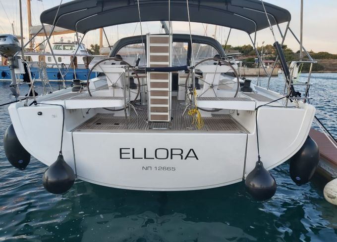 Hanse 548