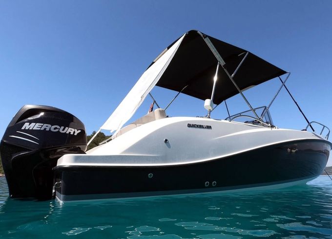 Quicksilver Activ 675 Open