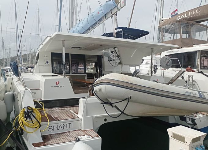 Fountaine Pajot Lucia 40