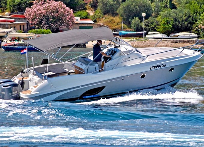 Bénéteau Flyer 850 Sun Deck