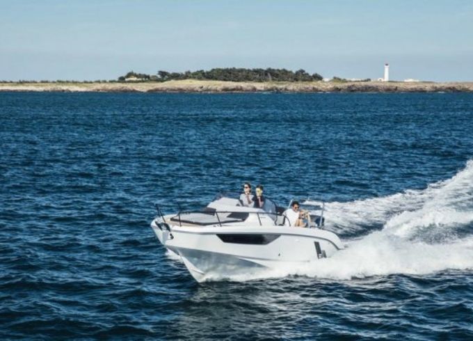 Bénéteau Flyer 8 SUNdeck