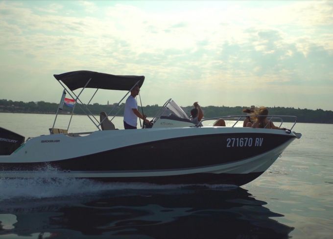 Quicksilver Activ 675 Open