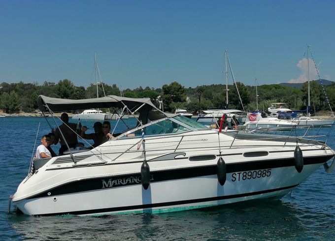 Sea Ray 230