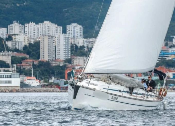 Bavaria 44