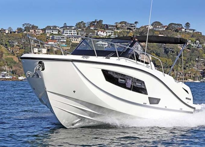 Quicksilver Activ 875 Sundeck