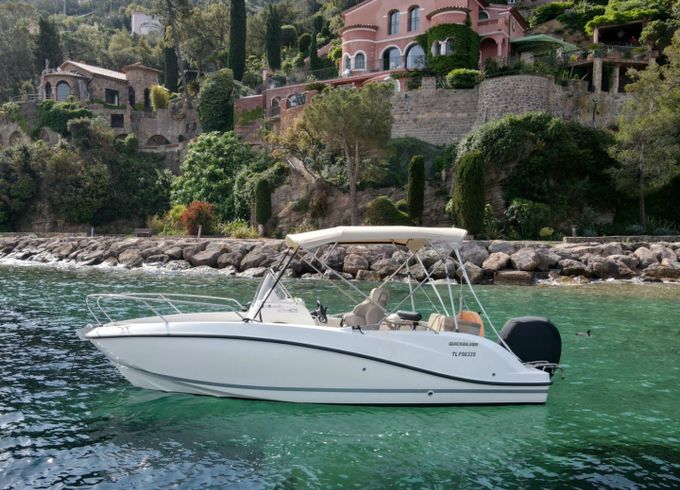 Quicksilver Activ 605 Sundeck