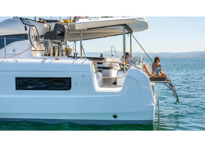 Lagoon 43