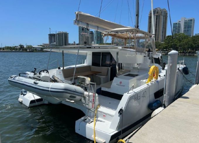 Fountaine Pajot Isla 40