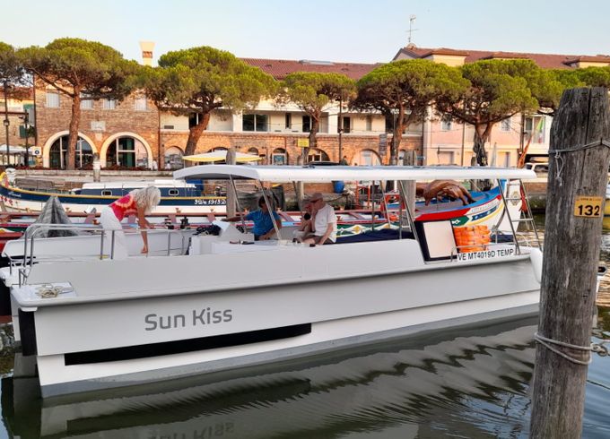 Lagoon 33 solar