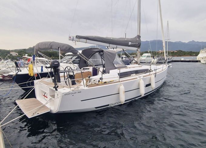 Dufour 360