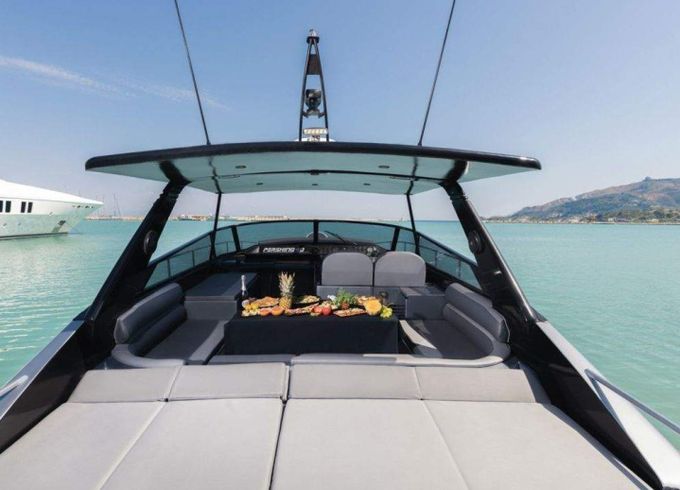 Pershing 40