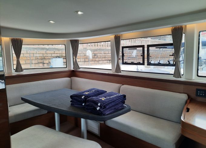 Lagoon 42