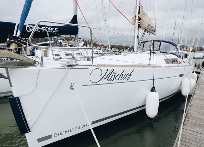 Bénéteau Oceanis 37