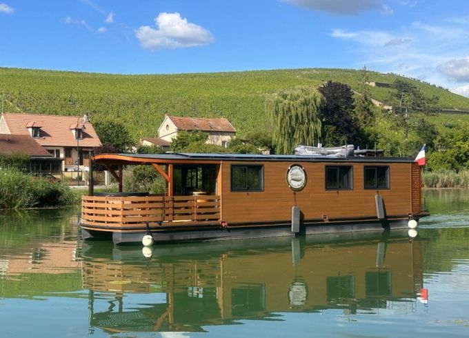 Ibaia House boat solaire