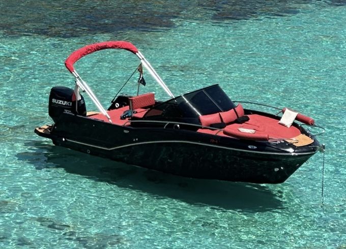 Black Boats Black Diamond