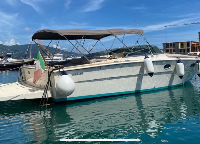Tornado 38 Flush Deck