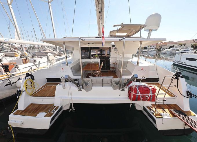 Fountaine Pajot Lucia 40