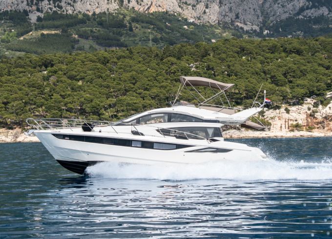 Galeon 430 Skydeck