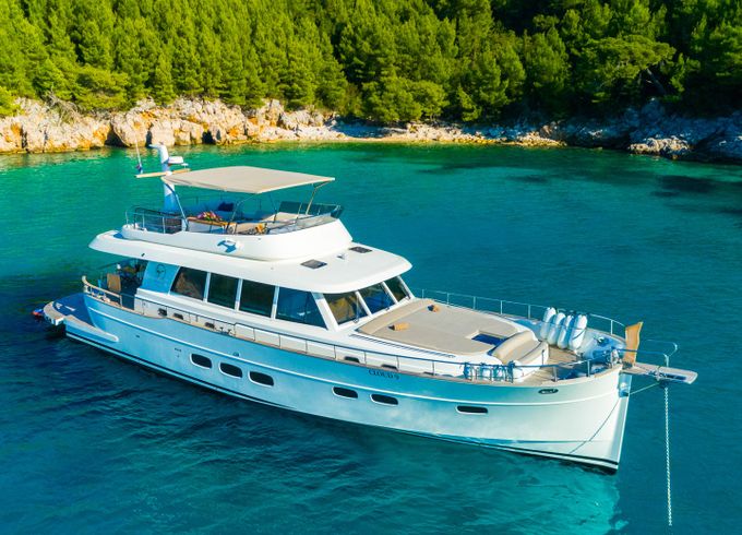 Motoryacht C9