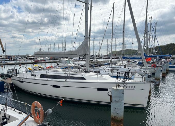 Bavaria 37