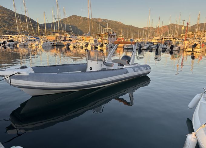 Capelli Tempest 750