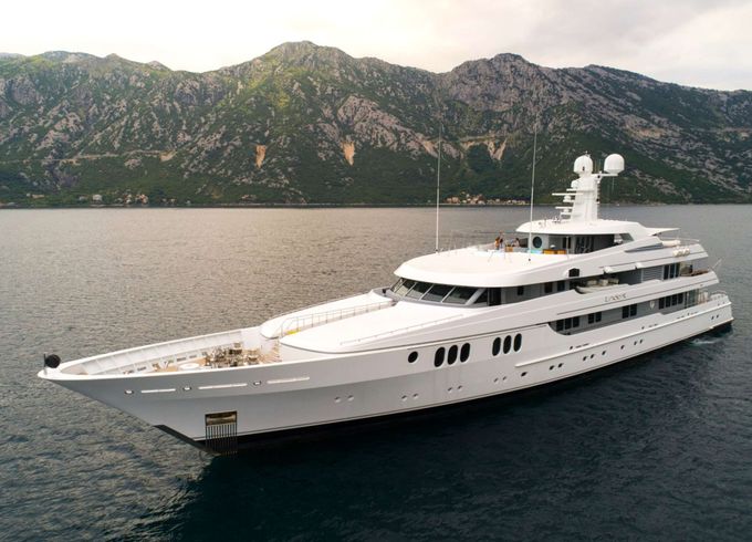 Feadship TRIDENT