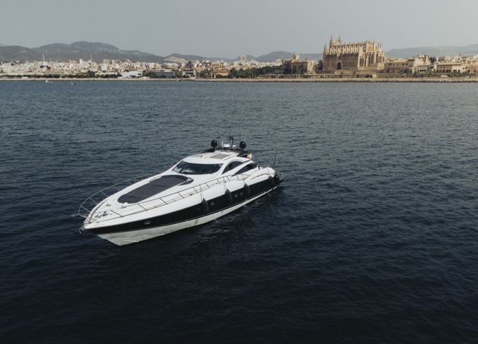 Sunseeker Predator 75