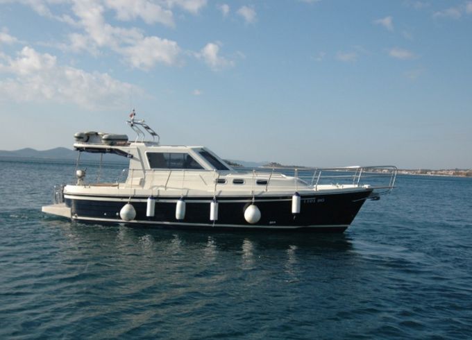 Sas Vektor ADRIA 1002